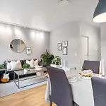 Stunning View - Cozy Apartment In City Centre